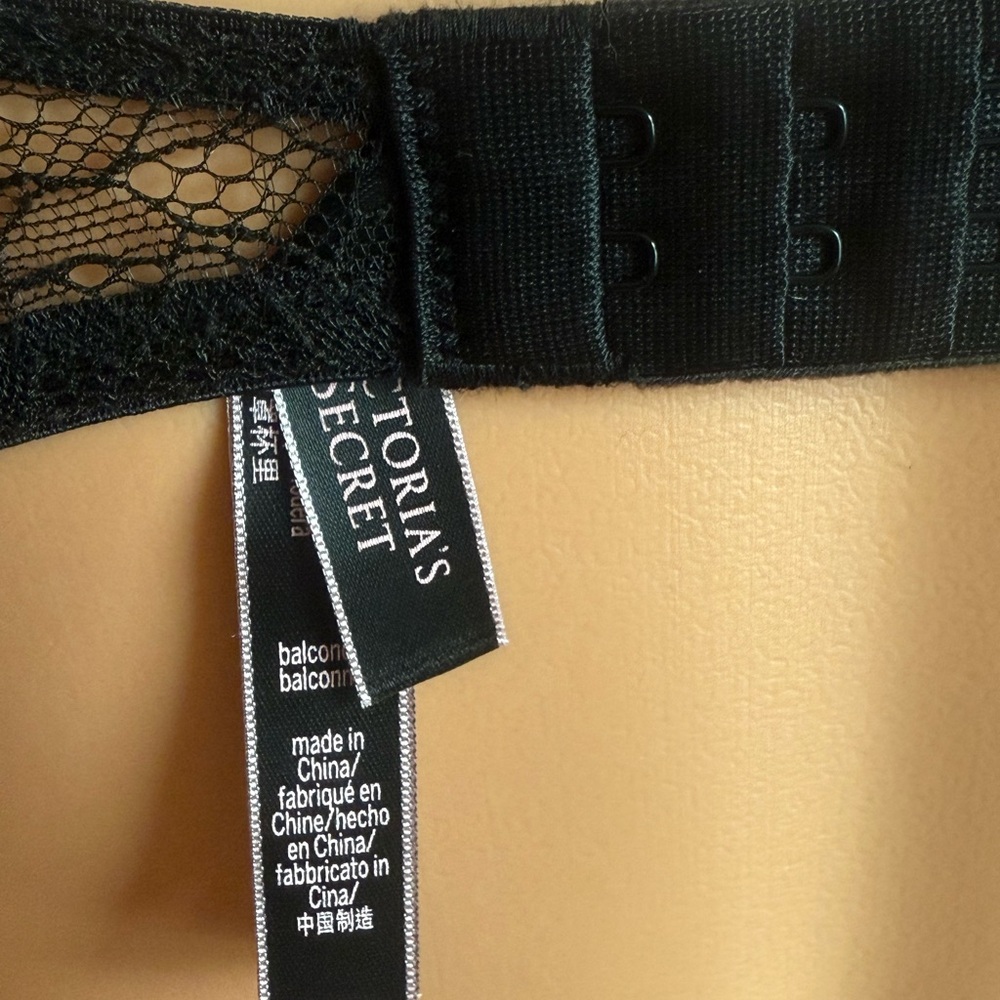 Victoria Secret Bra - Picture 6 of 8